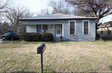 304 Marengo St, Cleburne, TX 76033 - photo 3