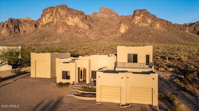 Backs to Tonto National Forest