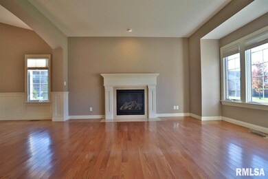 4530 N Tallgrass Ln, Peoria, IL 61615 - photo 6