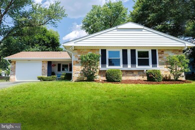 12112 Foxhill Ln, Bowie, MD 20715 - photo 2