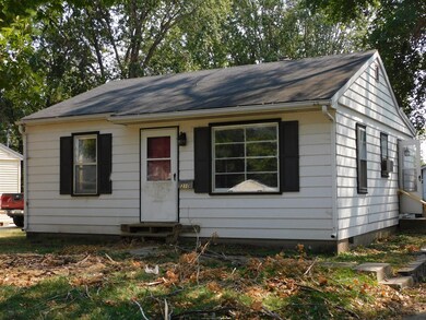 310 E 21st St S, Newton, IA 50208 - photo 2