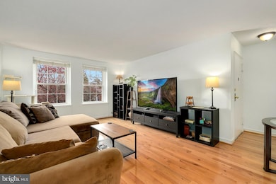 4715 31st St S unit B2, Arlington, VA 22206 - photo 5