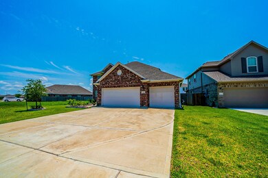 23108 Zinfandel Dr, Alvin, TX 77511 - photo 2
