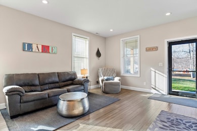 7 Gena Ave, Derry, NH 03038 - photo 4