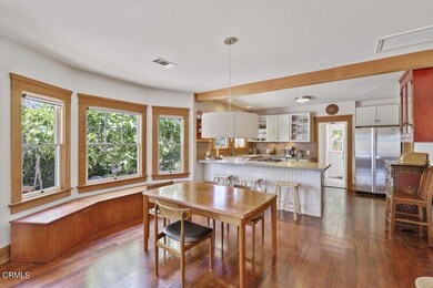 95 N. Santa Cruz Custom Window Seat