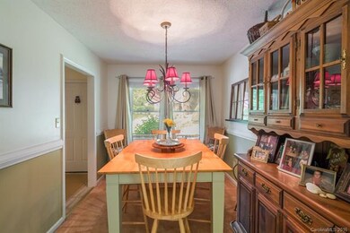 Open Dining to Living Room 12x8