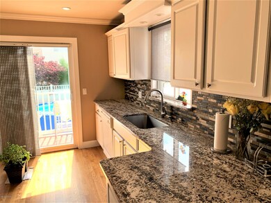 280 Lamport Blvd, Staten Island, NY 10305 - photo 3