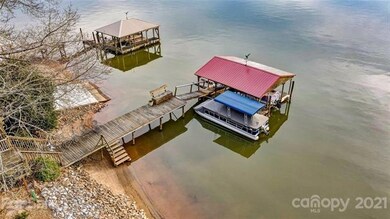 Pier and covered boatslip