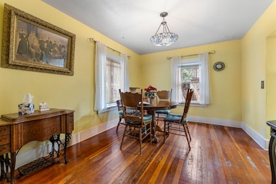 409 SE J St, Grants Pass, OR 97526 - photo 4