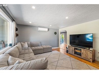 1035 S 11th St, Cottage Grove, OR 97424 - photo 7