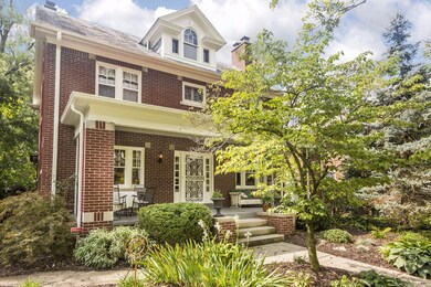 2453 Sherwood Rd, Columbus, OH 43209 - photo 3