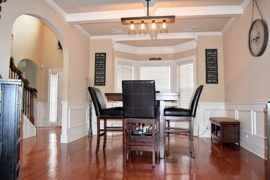 Formal dining- exposed beams!