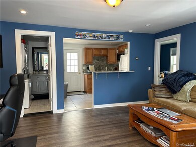 239 Main St unit B, Northport, NY 11768 - photo 2