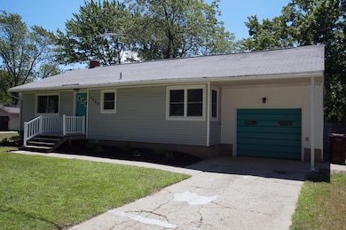Laketon - Outside (1)