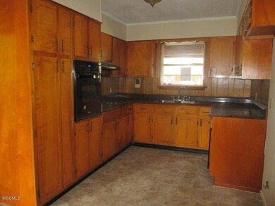 9608 Donchester Cir, Moss Point, MS 39562 - photo 3