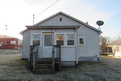 250 W Oak St, Lebanon Junction, KY 40150 - photo 3