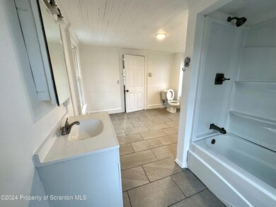 711 S 9th Ave, Scranton, PA 18504 - photo 2