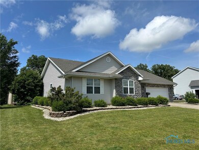 2440 Bluestone Dr, Findlay, OH 45840 - photo 3