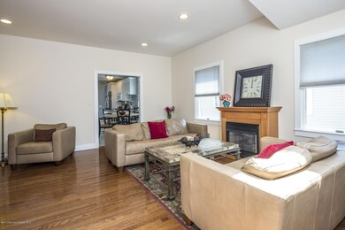 06_Living Room