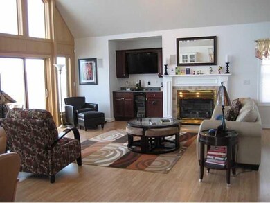 Great Room GAS FIREPLACE, WET BAR, CATHEDRAL CEILI