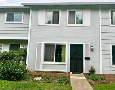 38521 Royal Ann Common, Fremont, CA 94536 - photo 3