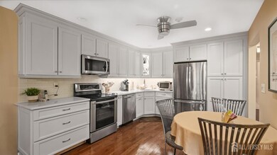 14A Yorkshire Dr unit B, Monroe Township, NJ 08831 - photo 5