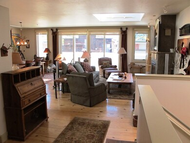 2nd level entrance into living area