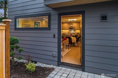 809 W Armour St, Seattle, WA 98119 - photo 3