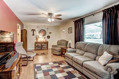 521 W Ensley Ave, Auburn, IN 46706 - photo 4