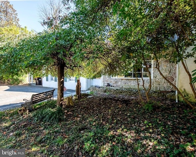 1822 Detweiler Rd, Pottstown, PA 19464 - photo 2