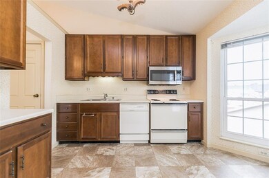 PLENTY OF CABINET AND STORAGE SPACE