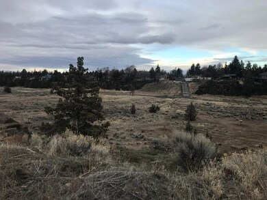 538 NW Rimrock Ct, Redmond, OR 97756 - photo 5