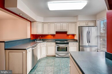 26 Faraday Dr, Lutherville Timonium, MD 21093 - photo 4