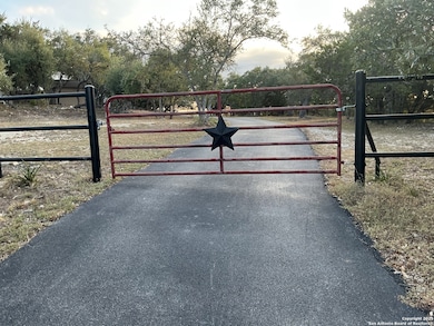 1524 Freshwater Dr, Bulverde, TX 78163 - photo 2