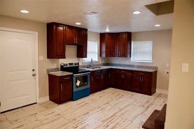 7222 Saint Augustine St, Houston, TX 77021 - photo 5