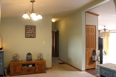 141 Cummings Dr, Orange, MA 01364 - photo 4