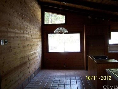 Dining area in kitchen.