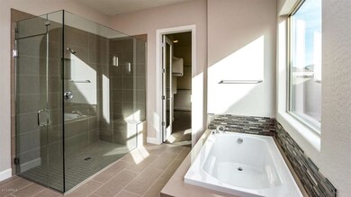 Homesite 50 Master Bath_Resized