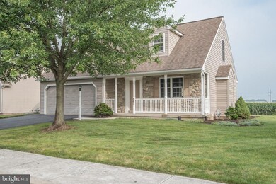 563 W Conestoga St, New Holland, PA 17557 - photo 4