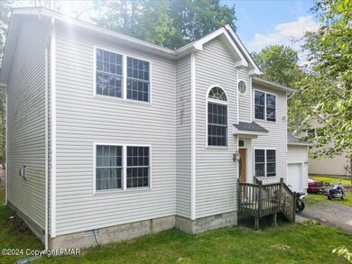 8070 Red Squirrel Dr unit H84, Tobyhanna, PA 18466 - photo 3