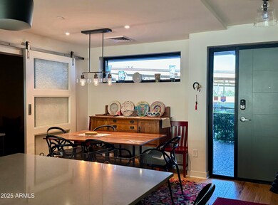 Dining/Entry