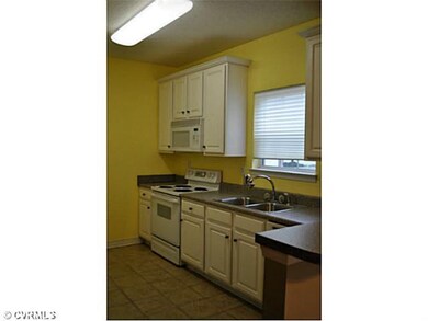 Kitchen - Ceramic Tile Floors