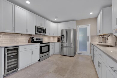 GORGEOUS Brand-new Modern kitchen with Stainless S