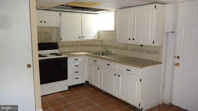 12602 Calvert Hills Dr, Beltsville, MD 20705 - photo 3