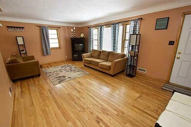 4024 Manor Ln, Des Moines, IA 50310 - photo 3