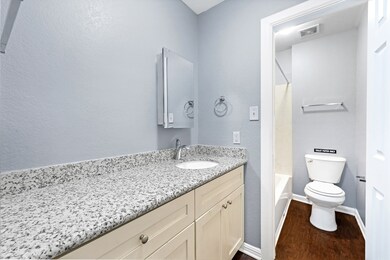 735 W Cavalcade St unit 10, Houston, TX 77009 - photo 2