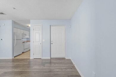 4274 Calinda Ln unit 221, Niceville, FL 32578 - photo 2