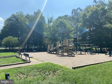 15076 Holleyside Dr, Dumfries, VA 22025 - photo 6