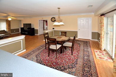 5155 Summit Dr, Fairfax, VA 22030 - photo 4