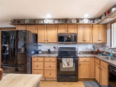 3287 Sunset Dr, Hubbard, OR 97032 - photo 6